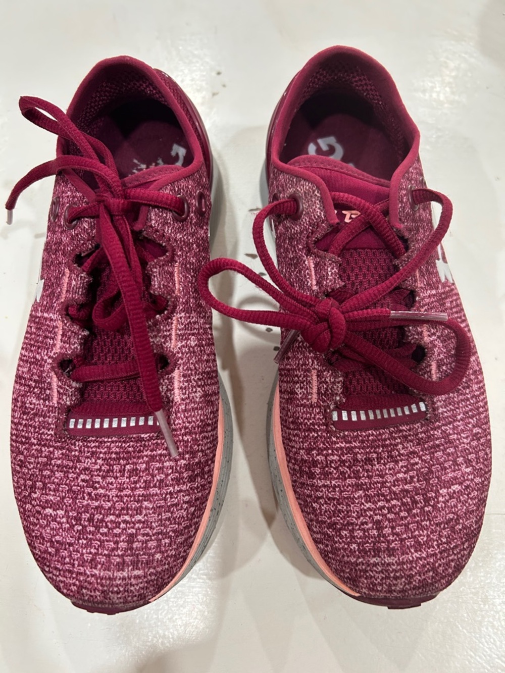 Women's Running Sneakers - Burgundy Knit